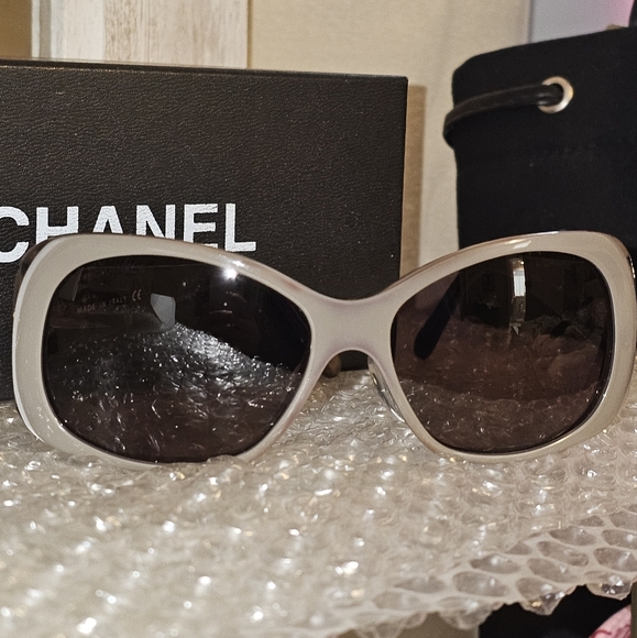 Rare Chanel Icon Symbols Sunglasses! - Picture 14 of 14